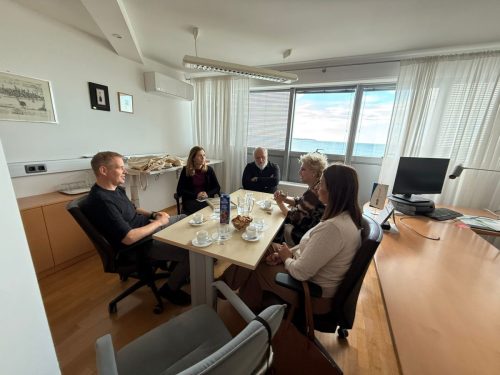 6f12c730-3581-474e-a9a3-265abf5b3d6d