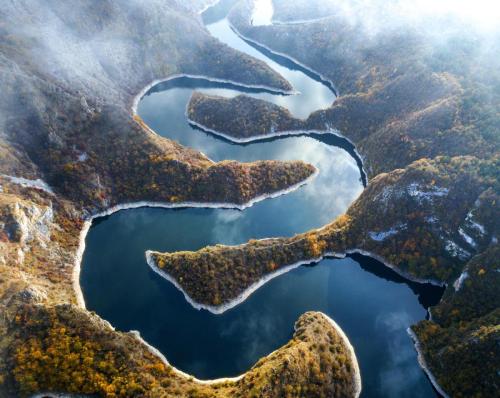 Трећа награда /Фотографија „Меандри реке Увац“